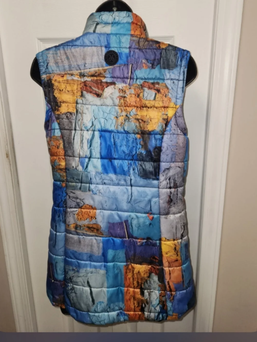 Dolcezza Simply Art Puffer Vest - Picture 7 of 8